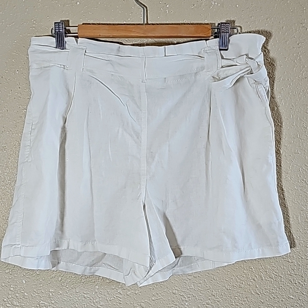 Max Studio Linen Blend Shorts